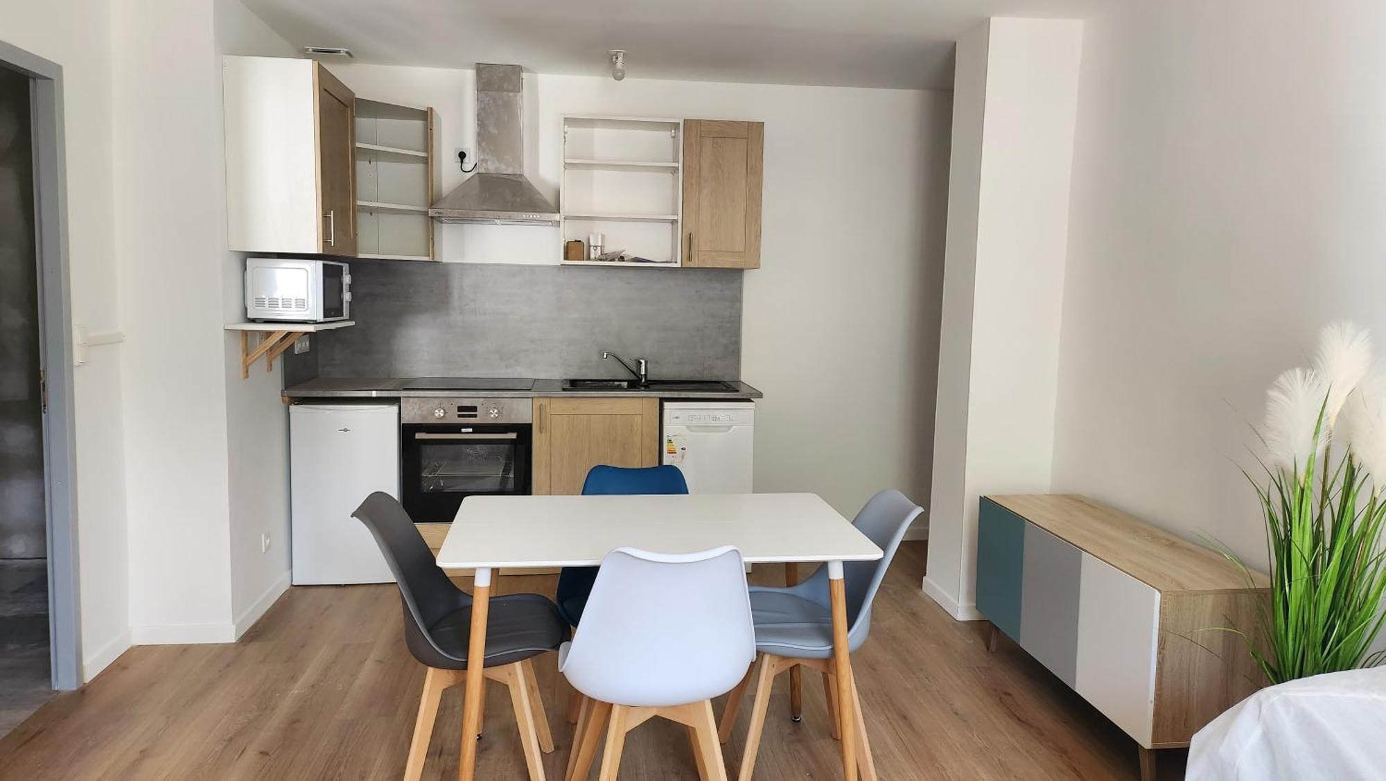 Appartement Tout Confort Vue Sur Les Forts ซาลอนส์-เลส์-แบ็งส์ ภายนอก รูปภาพ