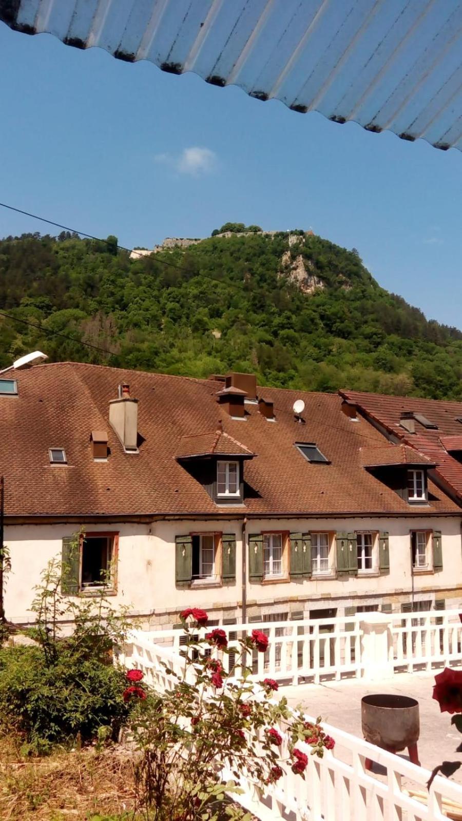 Appartement Tout Confort Vue Sur Les Forts ซาลอนส์-เลส์-แบ็งส์ ภายนอก รูปภาพ